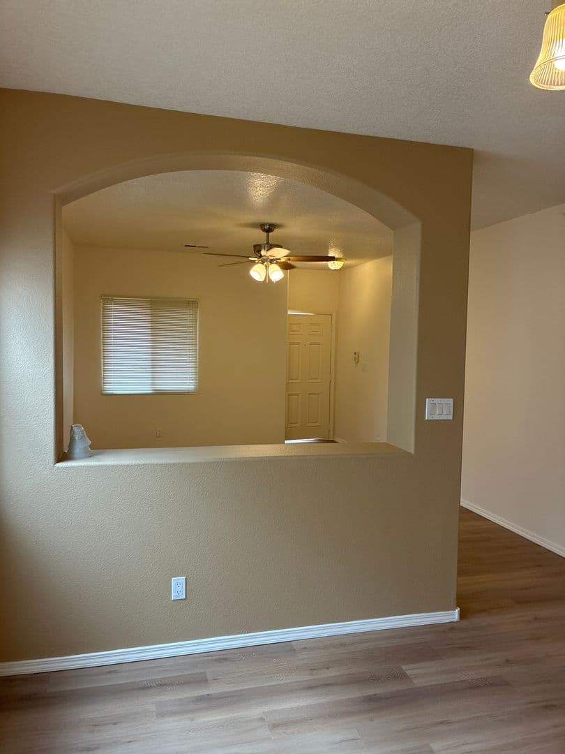 Albuqueruqe House: 5401 Saturnia Rd NW