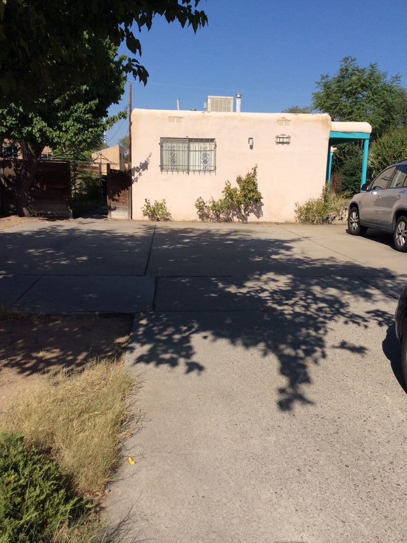 ALBUQUERQUE Apartment: 427 STANFORD DR SE
