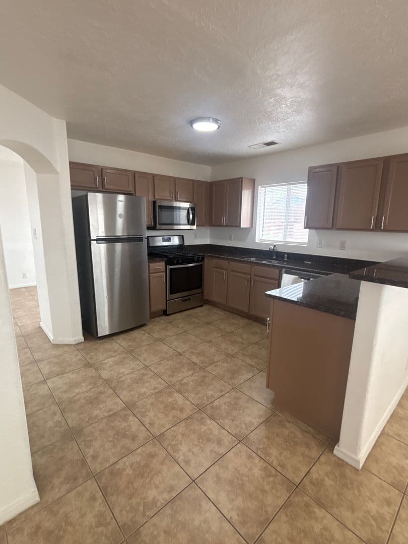 Rio Rancho House: 4729 Chesapeake Place NE