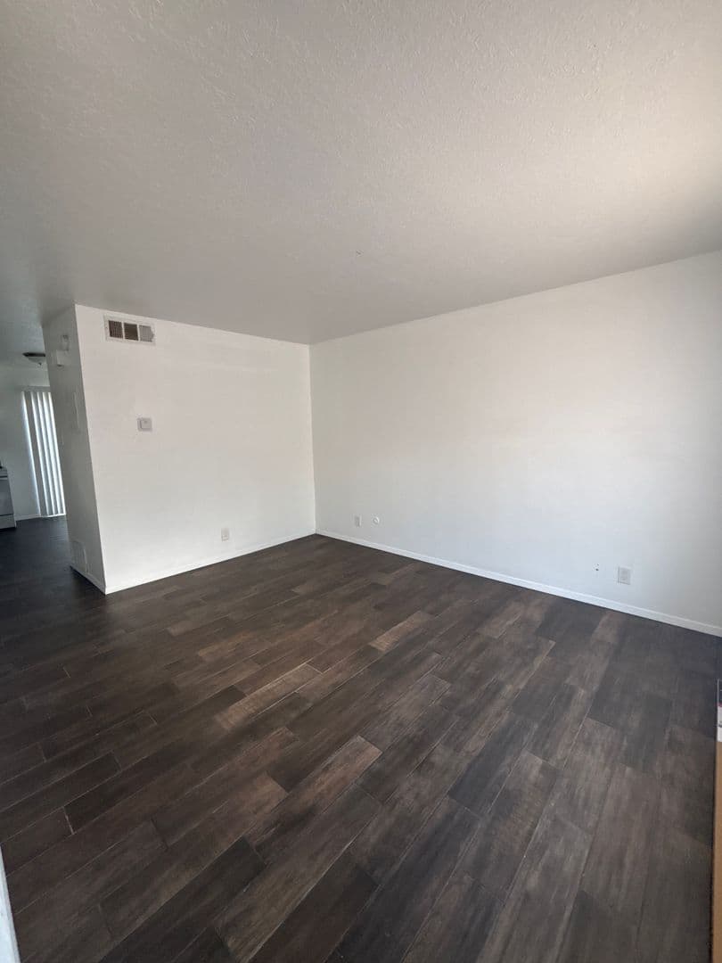 Albuquerque Apartment: 12128 Menaul Blvd NE