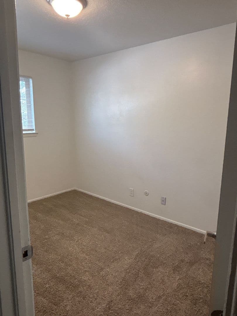 Albuquerque Apartment: 12128 Menaul Blvd NE