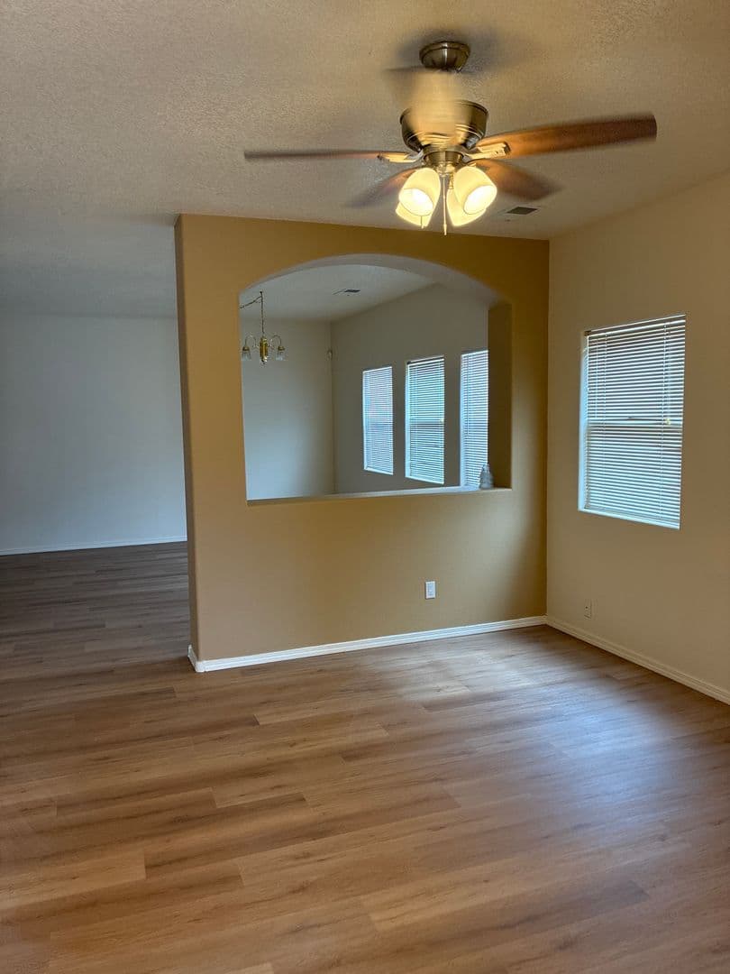 Albuqueruqe House: 5401 Saturnia Rd NW