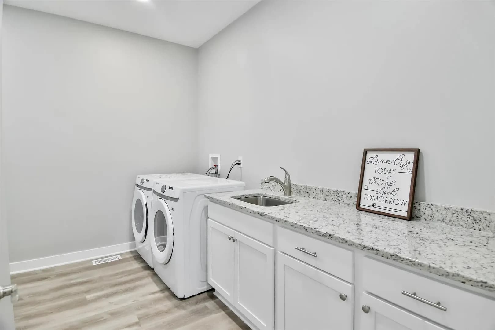 Roscoe Apartment: 4711 Prairie Rose Drive