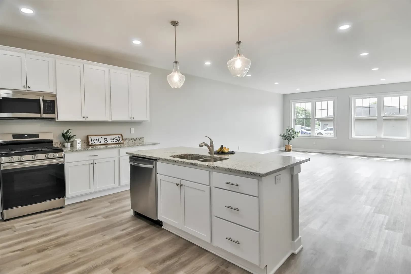 Roscoe Apartment: 4711 Prairie Rose Drive