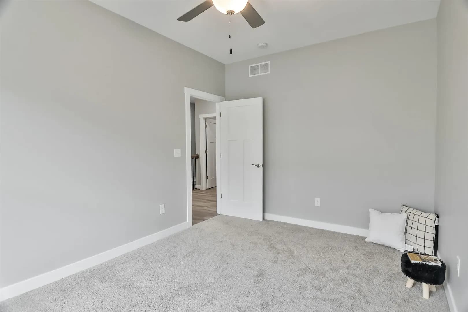 Roscoe Apartment: 4711 Prairie Rose Drive
