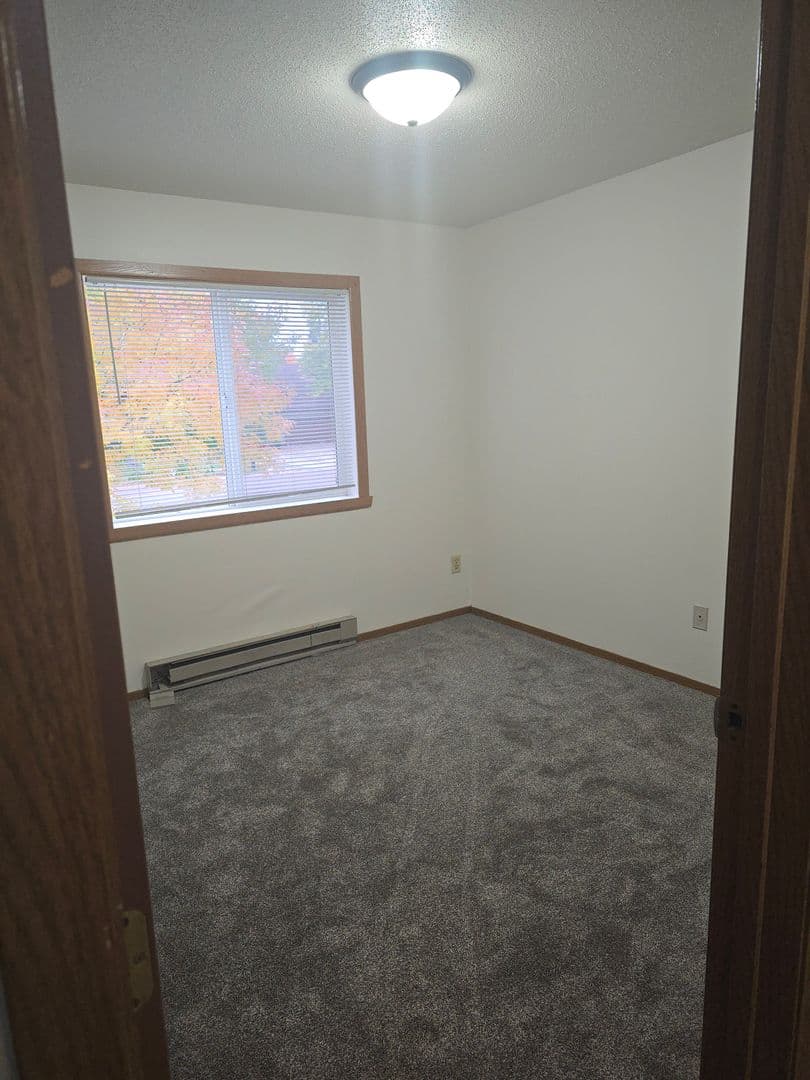 Fargo Apartment: 2416 18th St S.