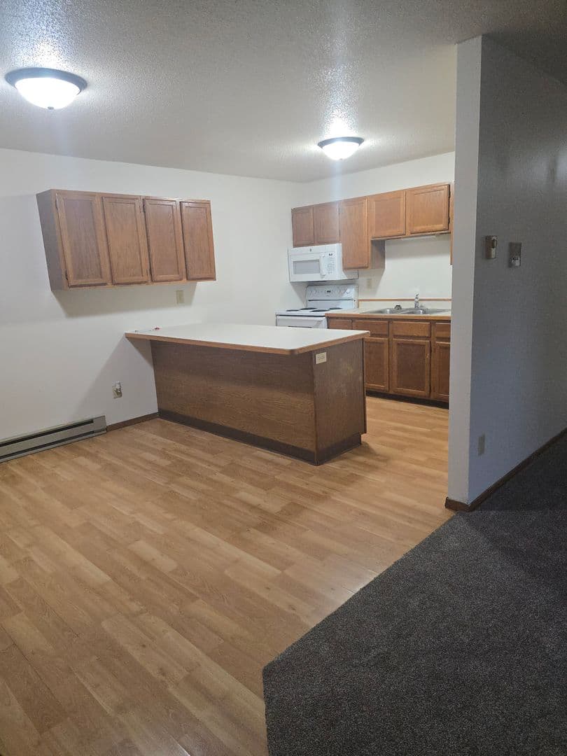 Fargo Apartment: 2416 18th St S.