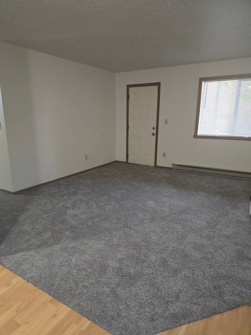 Fargo Apartment: 2416 18th St S.