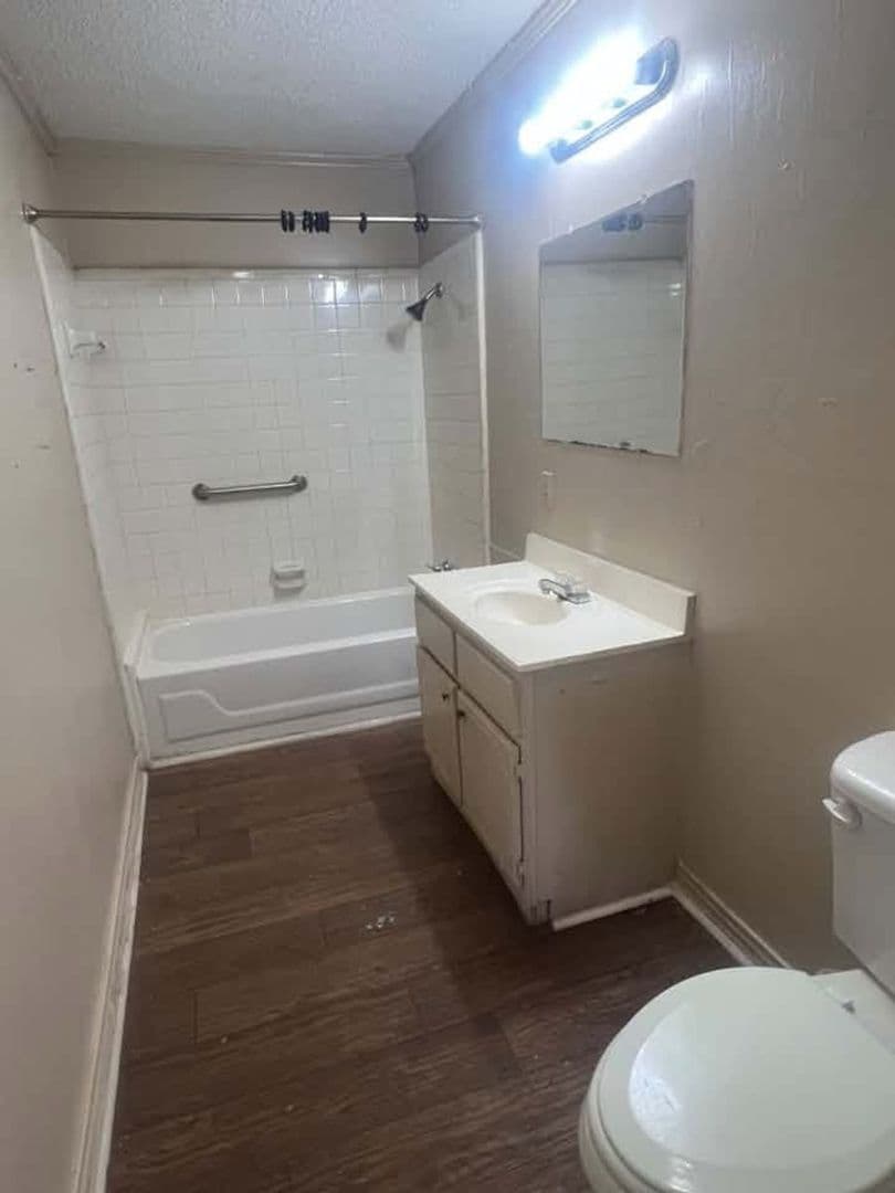 Corinth Apartment: 3200 Proper Street Apt. 22