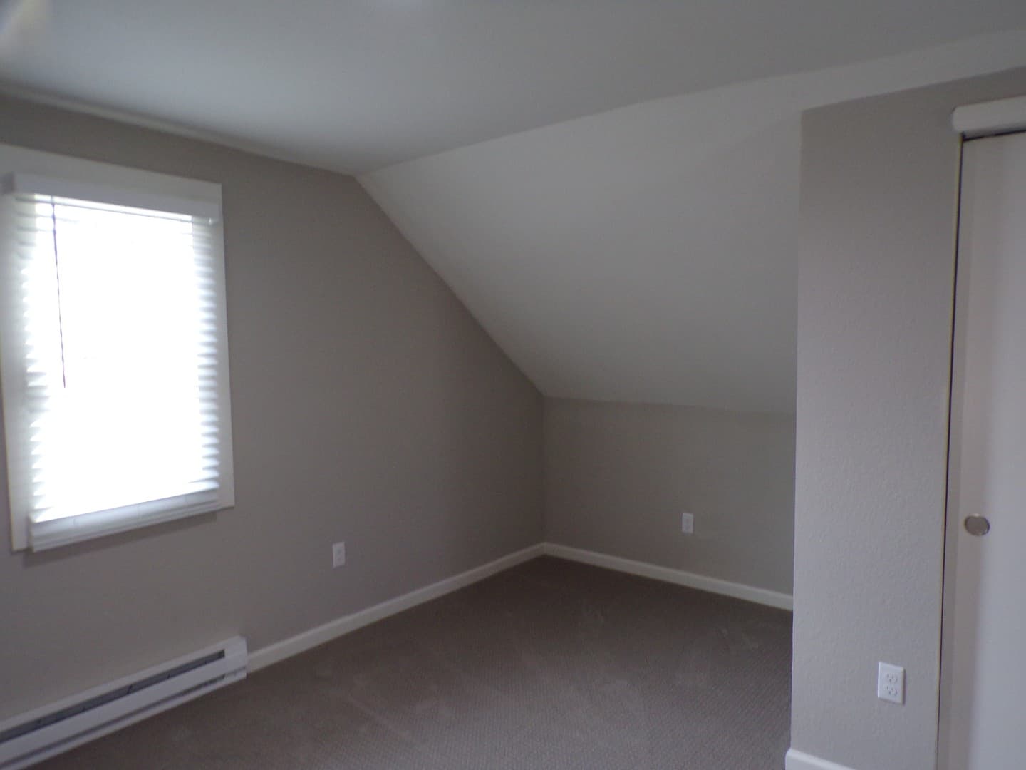 Sterling Apartment: 501 N 4th St