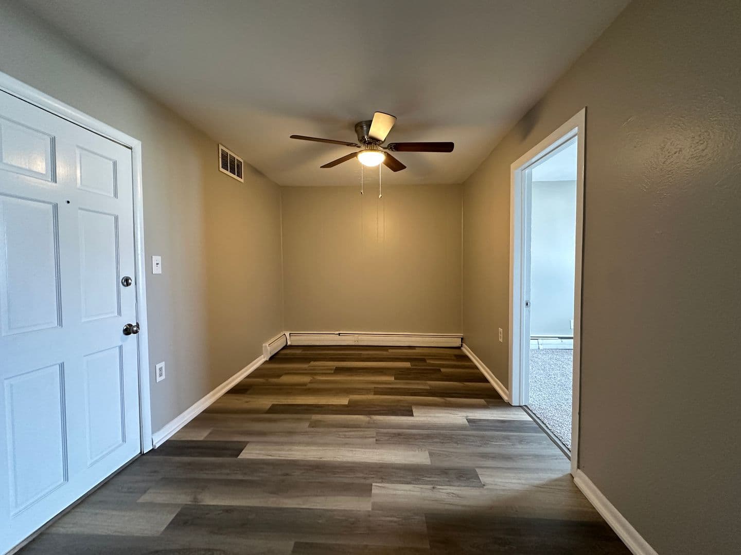 Sterling Apartment: 631 N 3rd St