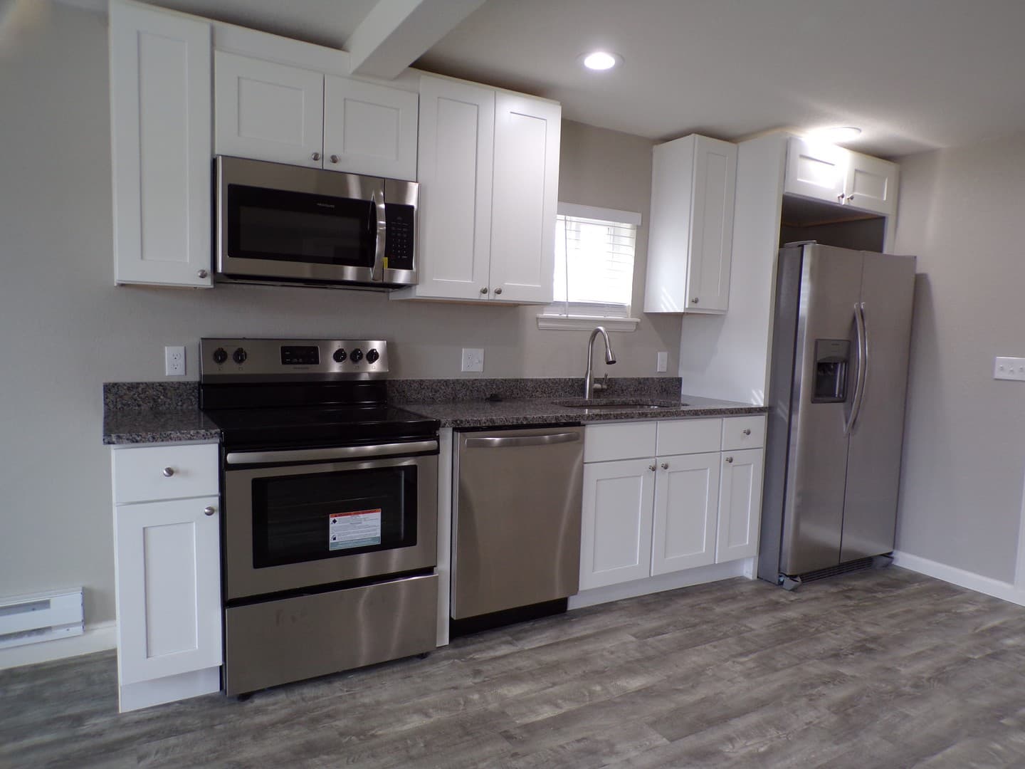 Sterling Apartment: 501 N 4th St