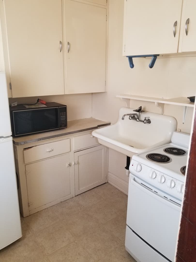 Sterling Apartment: 205 Lincoln St