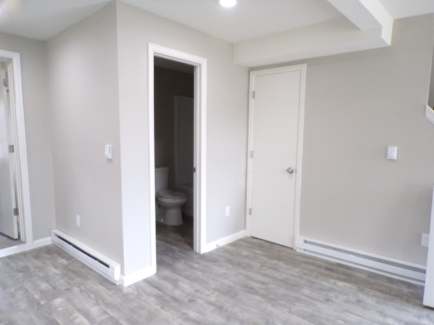 Sterling Apartment: 501 N 4th St