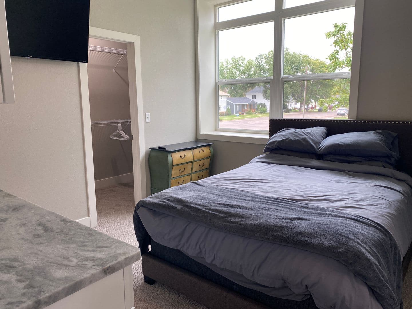 Sterling Apartment: 916 S 7th Ave