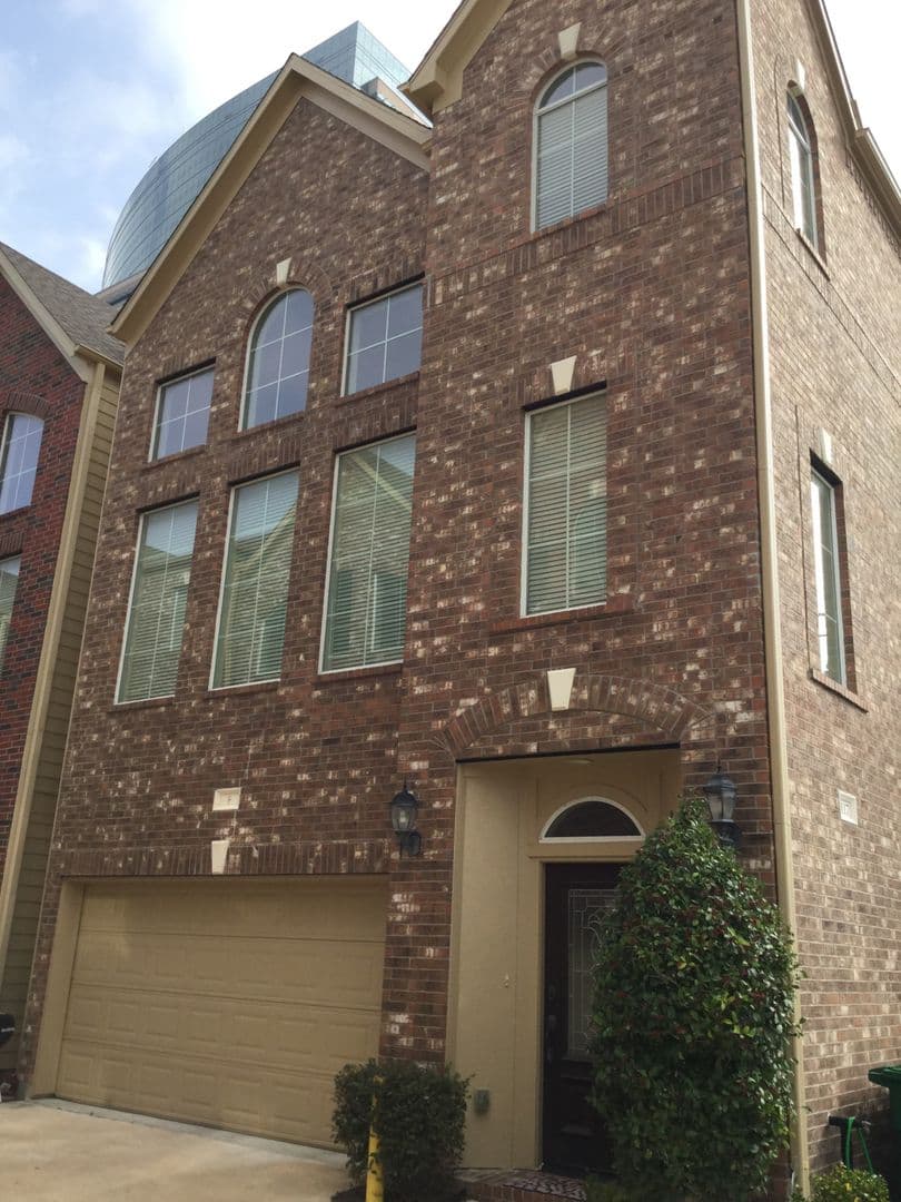 Houston Apartment: 1117 Saint Agnes Street