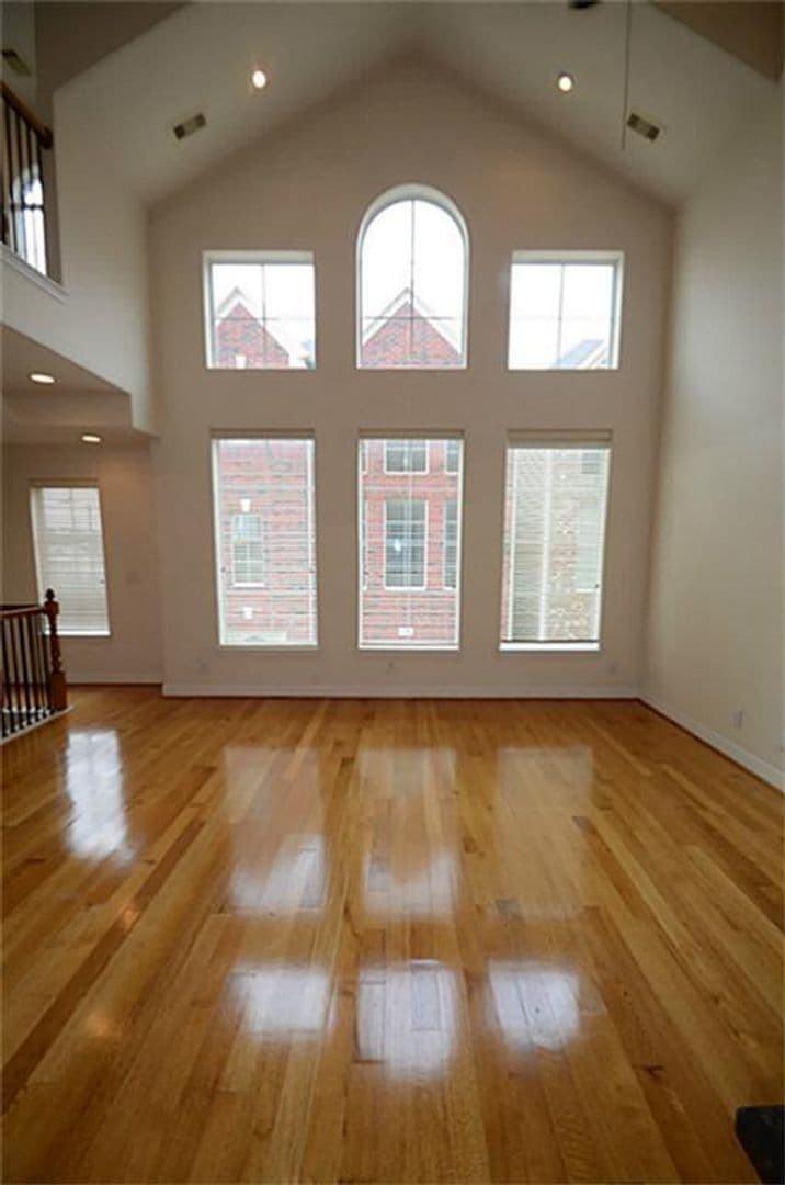 Houston Apartment: 1117 Saint Agnes Street