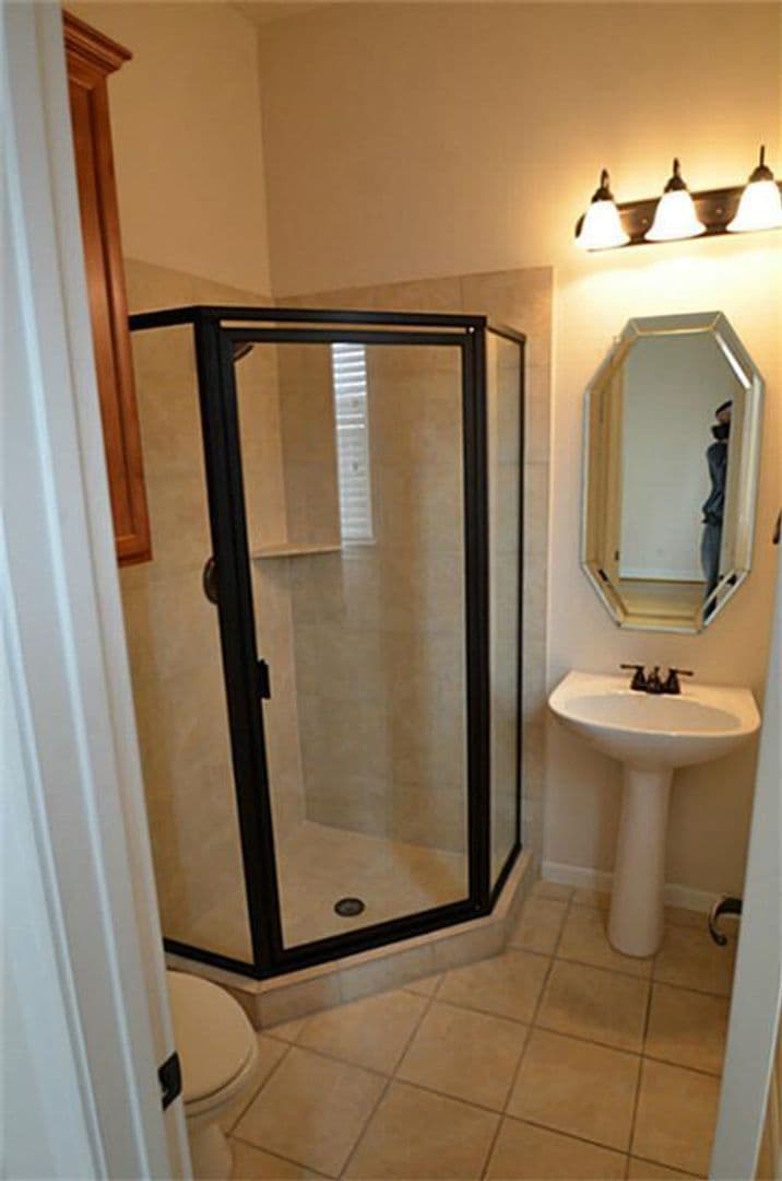 Houston Apartment: 1117 Saint Agnes Street