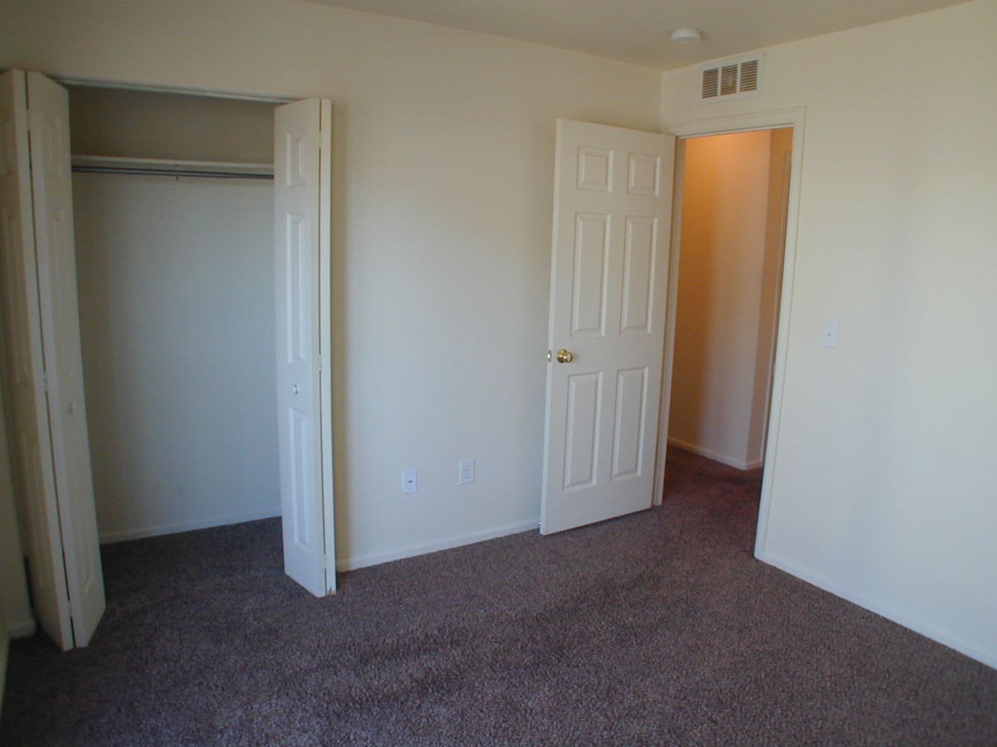Cheyenne Apartment: 308 Snyder Ave
