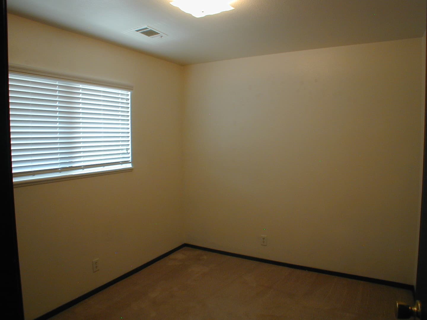 Cheyenne Apartment: 153-155 Brookfield Ct