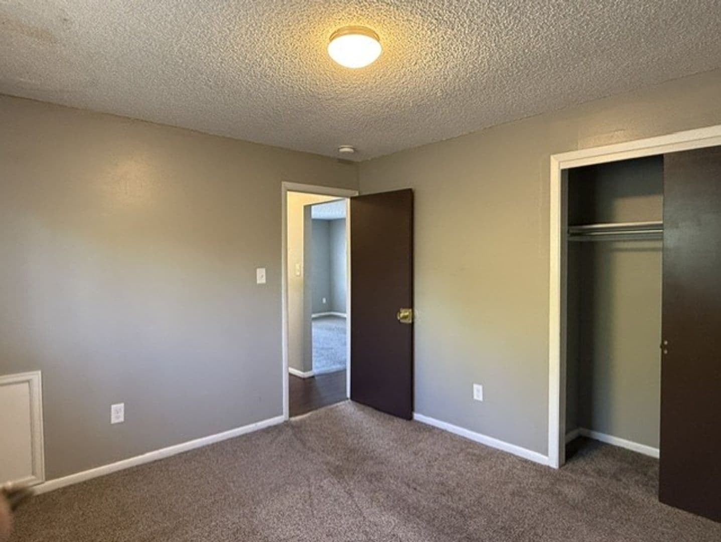 Cheyenne Apartment: 4600-01-11-12 Hilltop Ave.
