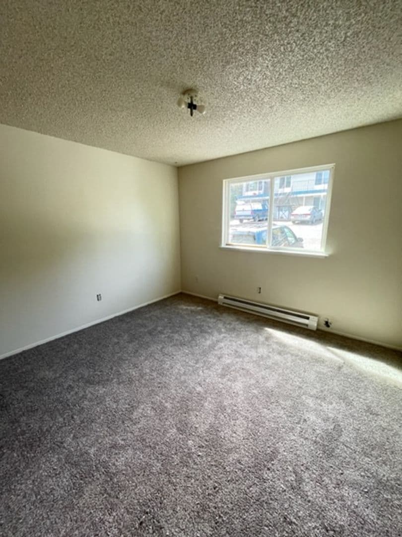 Everett Apartment: 500 75th St. SE
