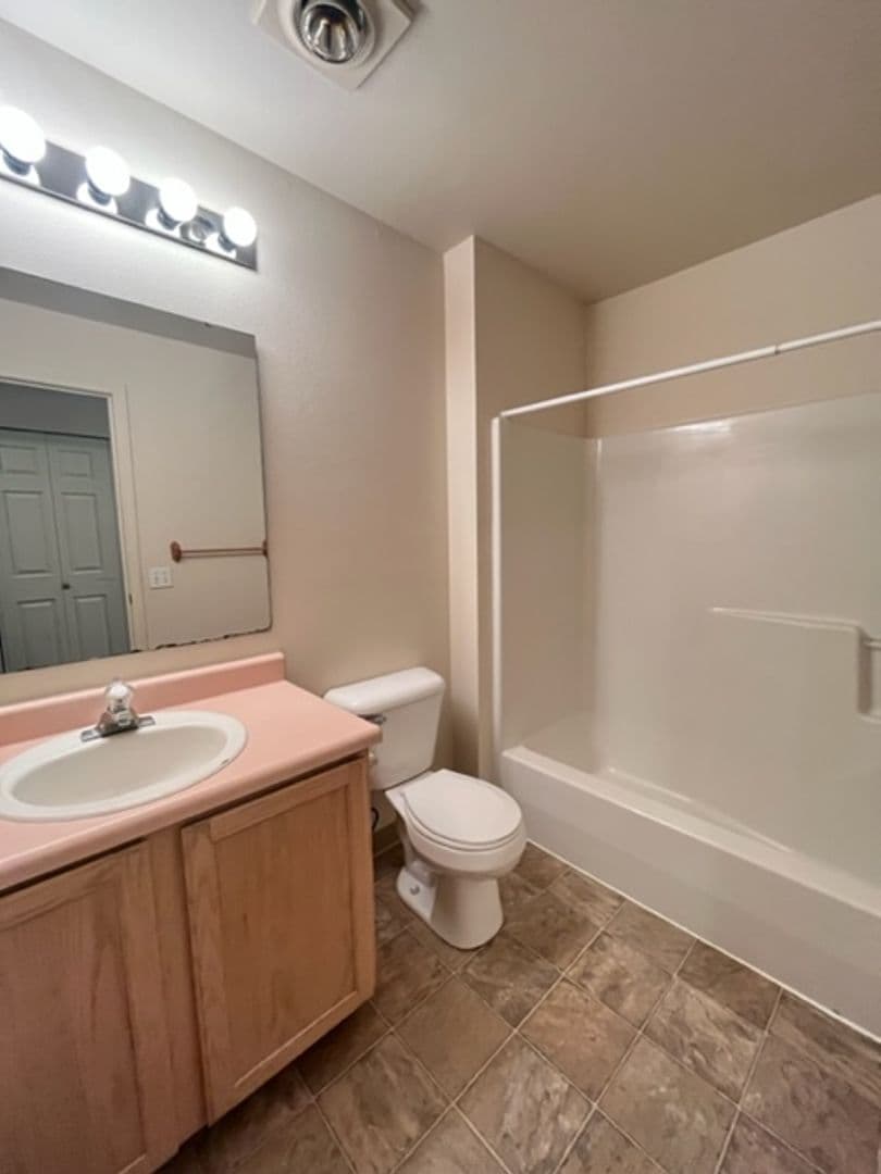 Granite Falls Apartment: 10110 Mountain Loop Highway