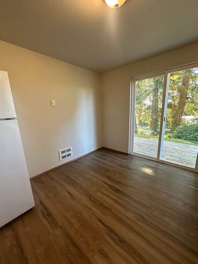 Freeland Apartment: Daymar Place