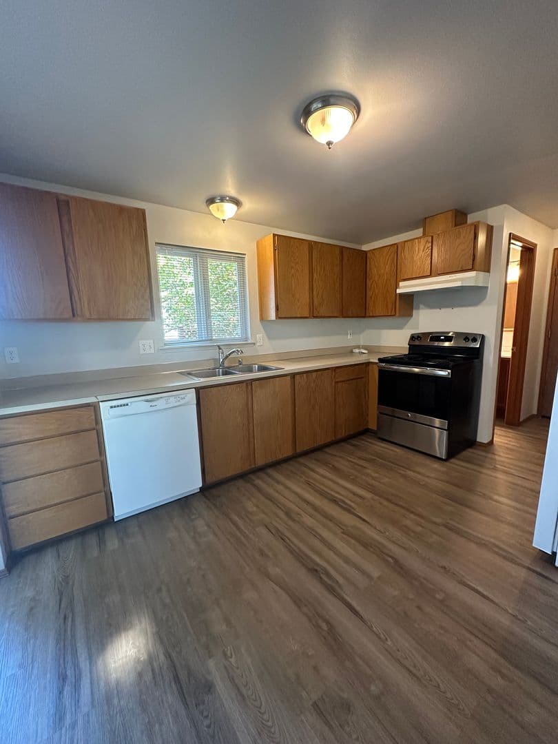 Freeland Apartment: Daymar Place