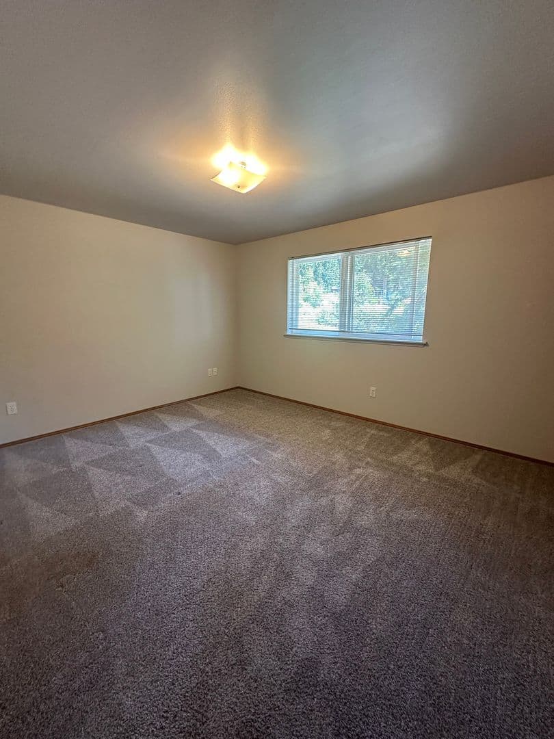 Freeland Apartment: Daymar Place