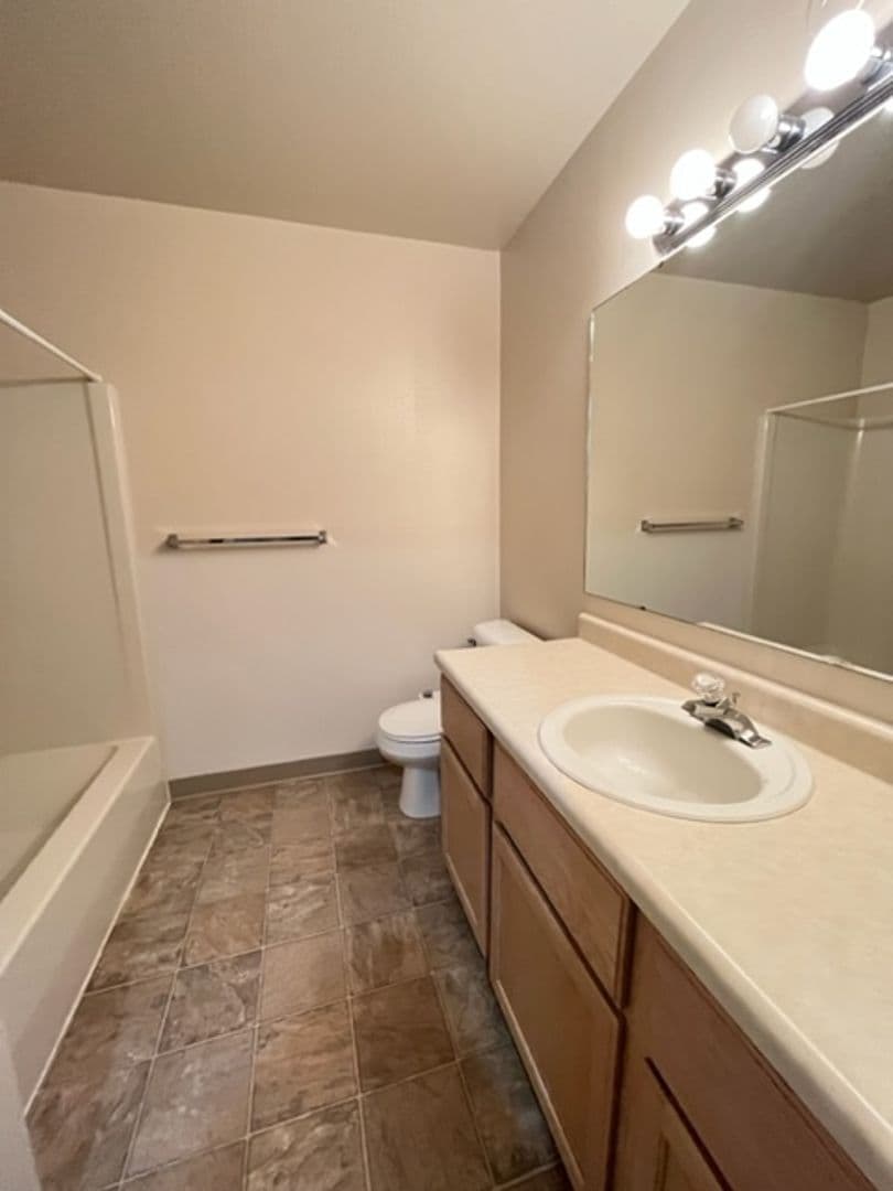 Granite Falls Apartment: 10110 Mountain Loop Highway