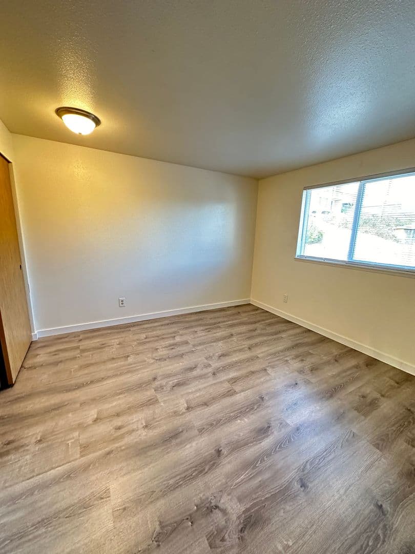 Everett Apartment: 3430 Wetmore Ave.