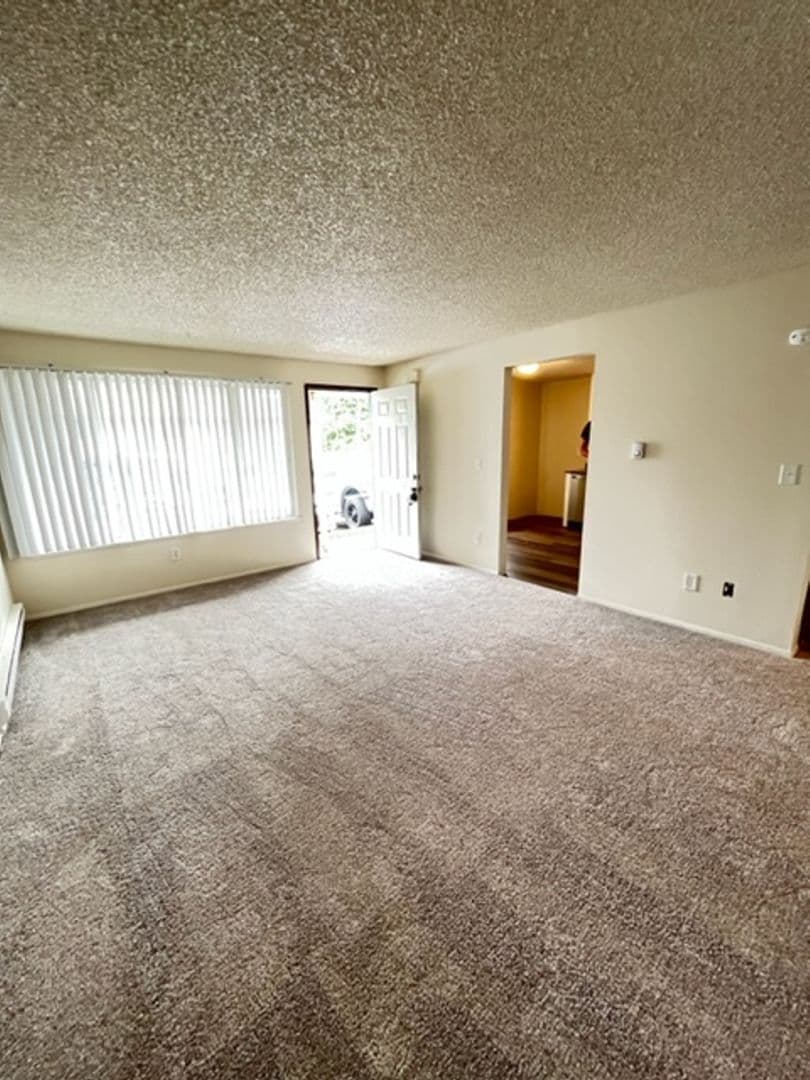Everett Apartment: 500 75th St. SE
