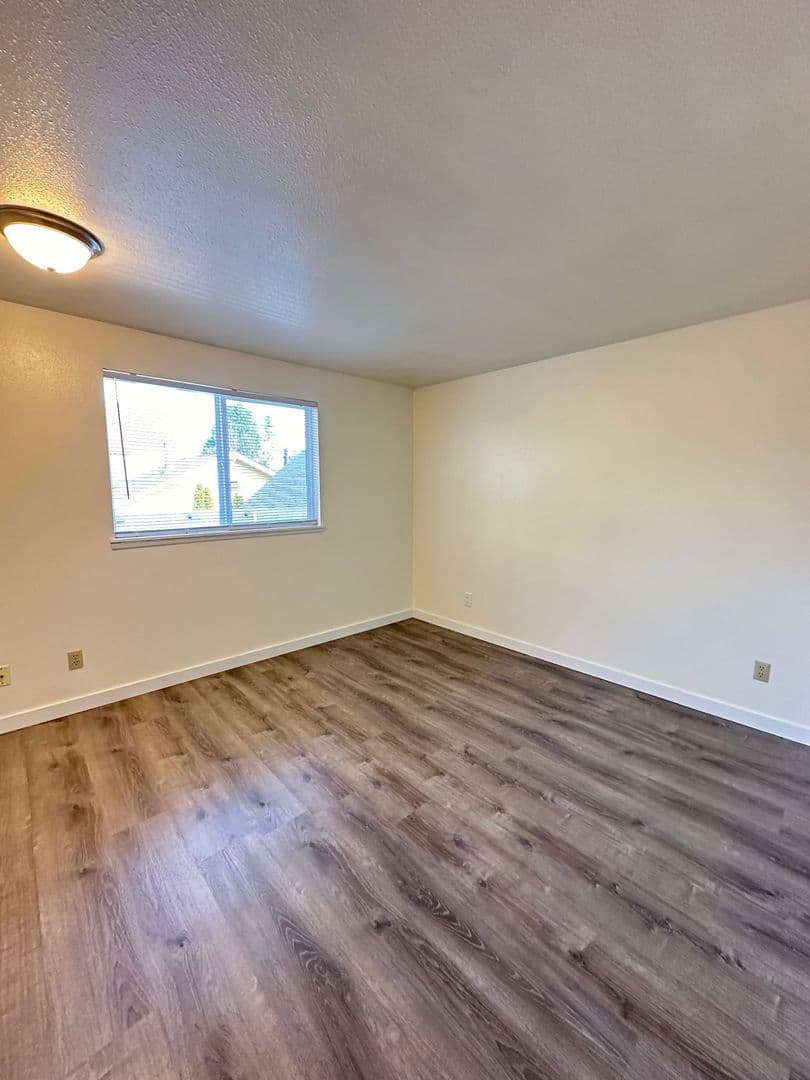 Everett Apartment: 3430 Wetmore Ave.
