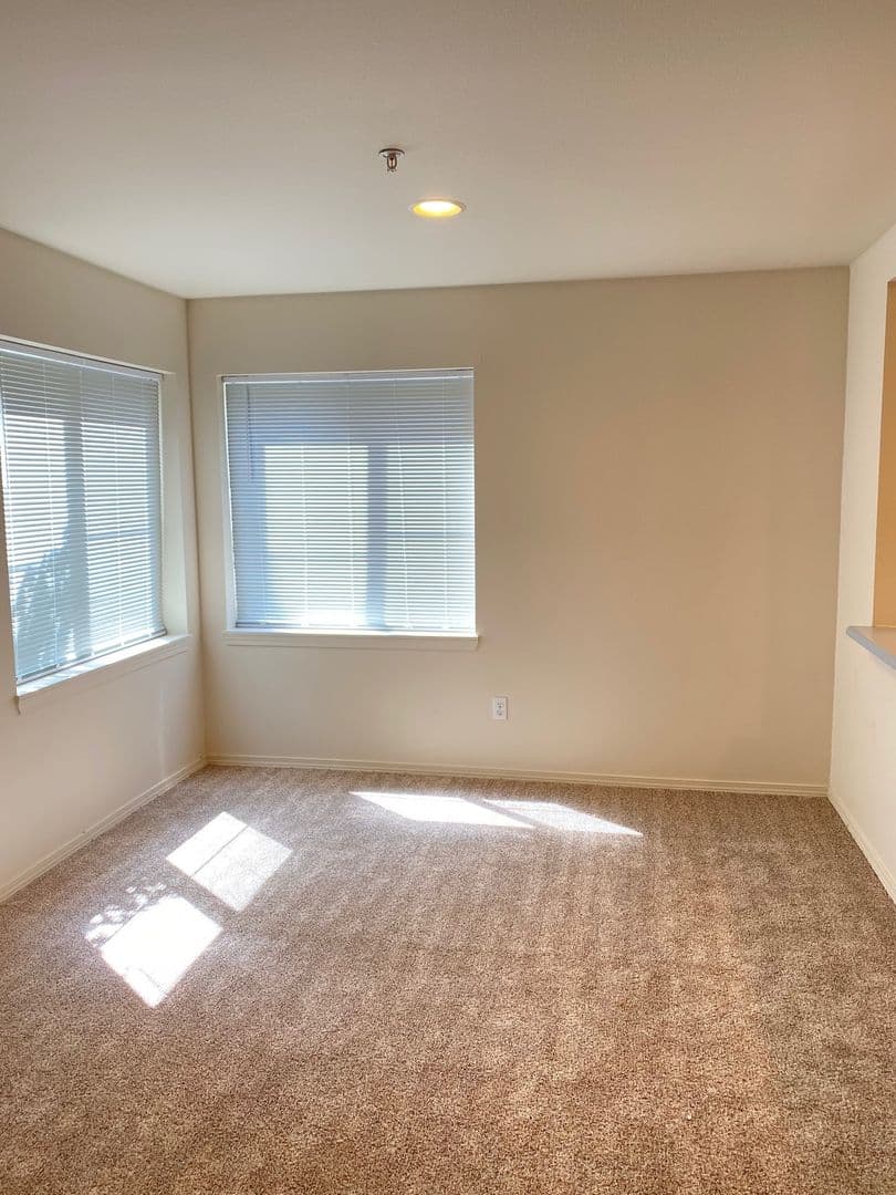 Granite Falls Apartment: 10110 Mountain Loop Highway
