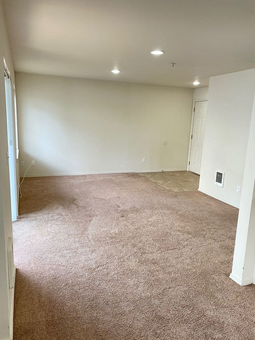 Granite Falls Apartment: 10110 Mountain Loop Highway