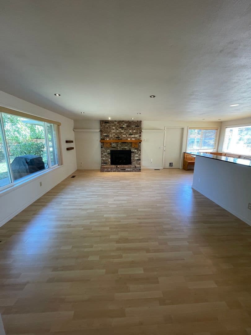 Marysville House: 5409 80th St NE