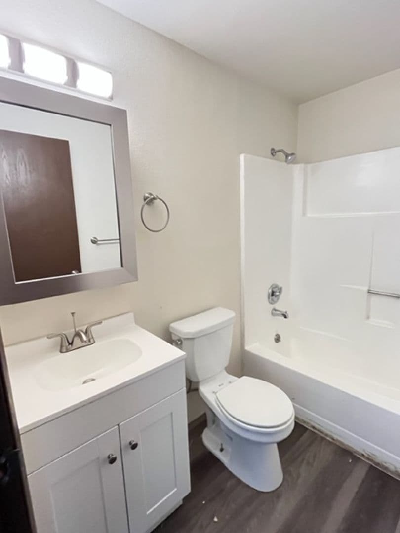 Everett Apartment: 500 75th St. SE