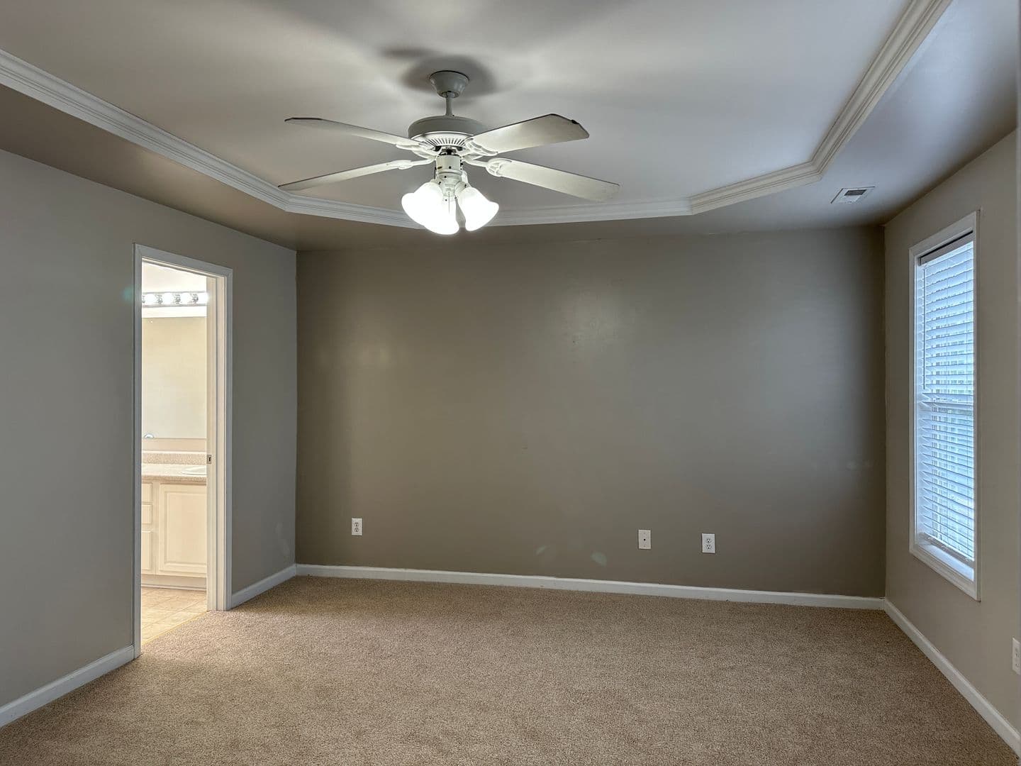 Hope Mills House: 3679 Pioneer Dr