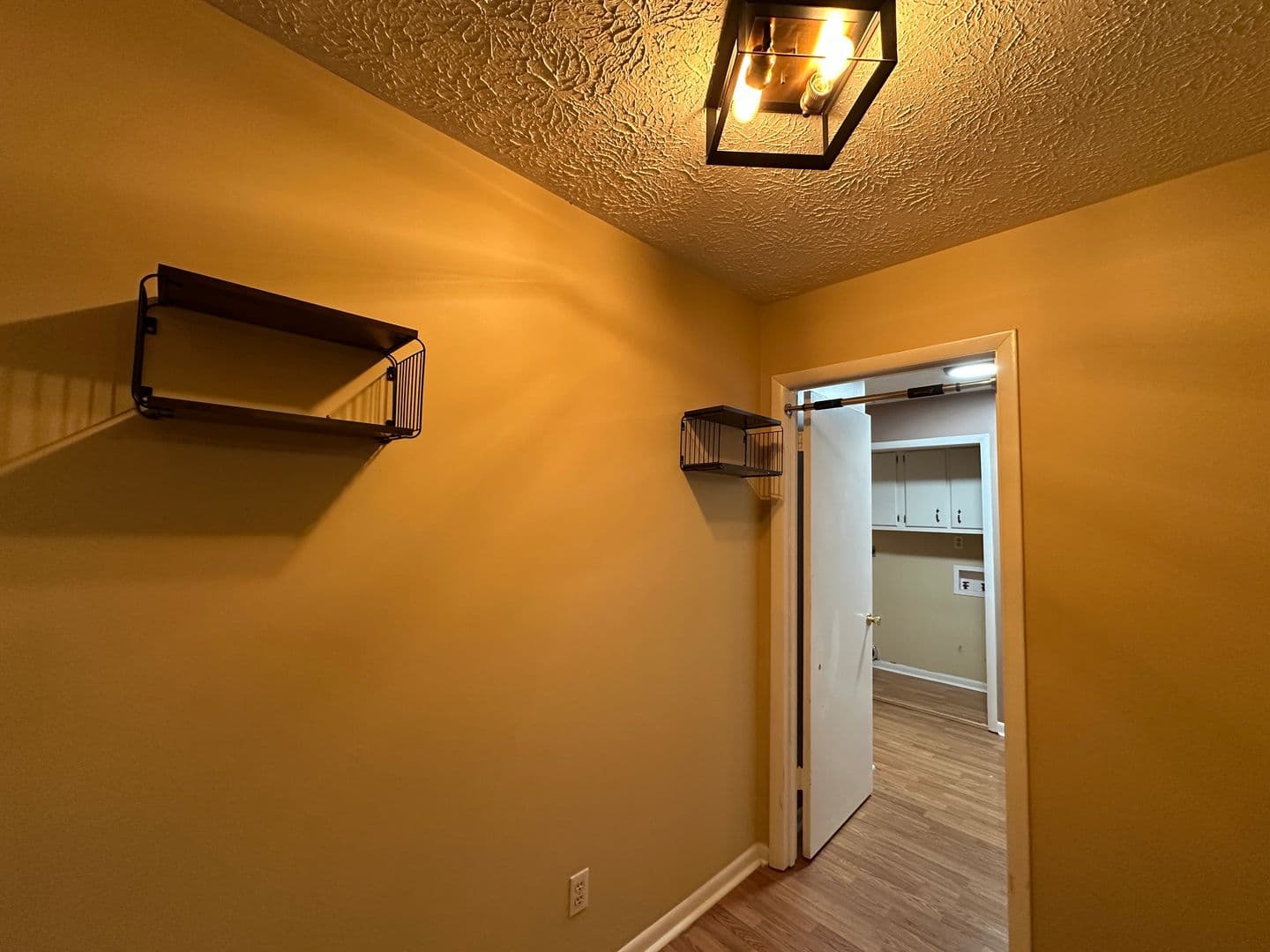 Fayetteville House: 6935 Brockwood St