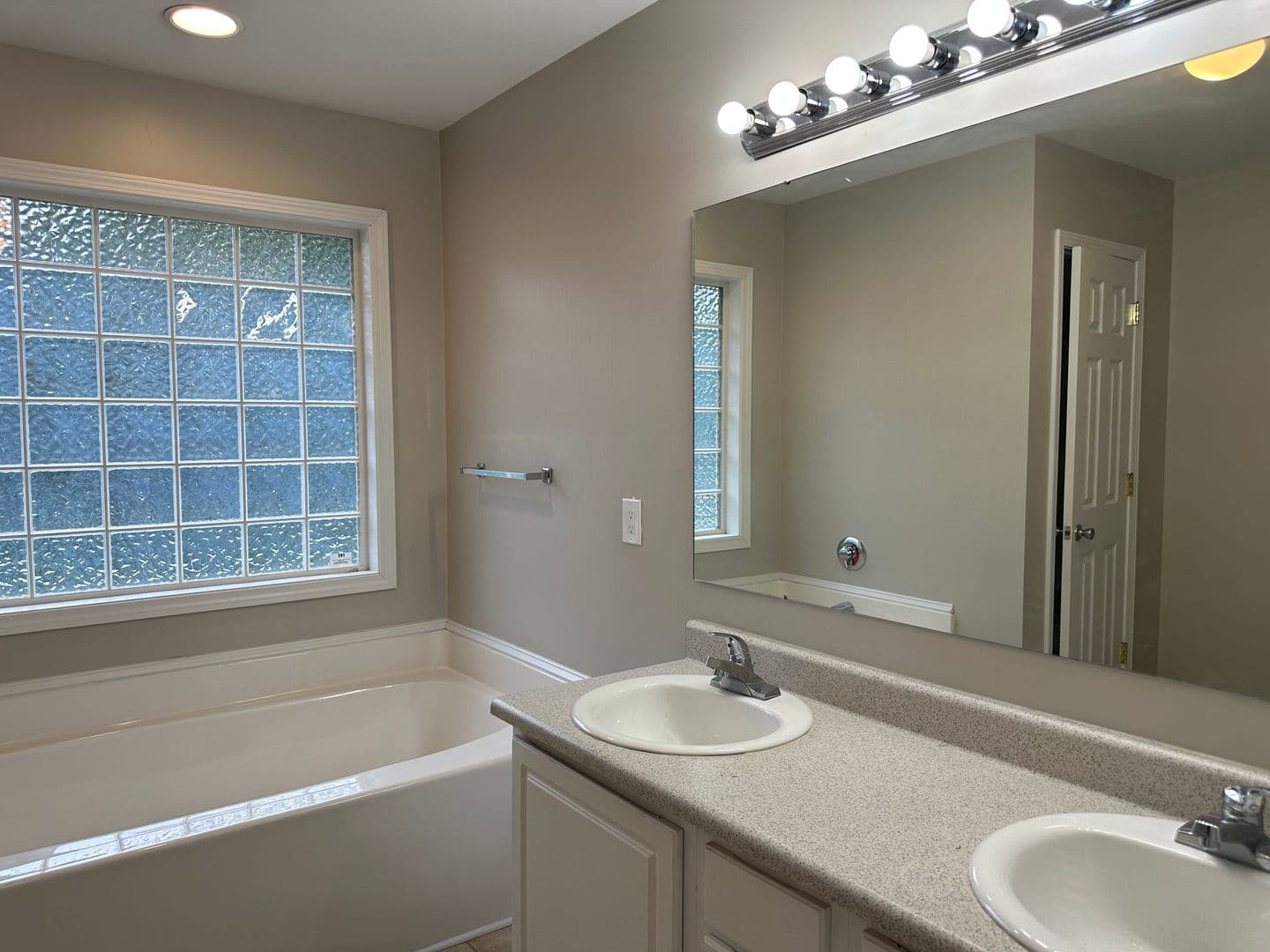 Hope Mills House: 3679 Pioneer Dr