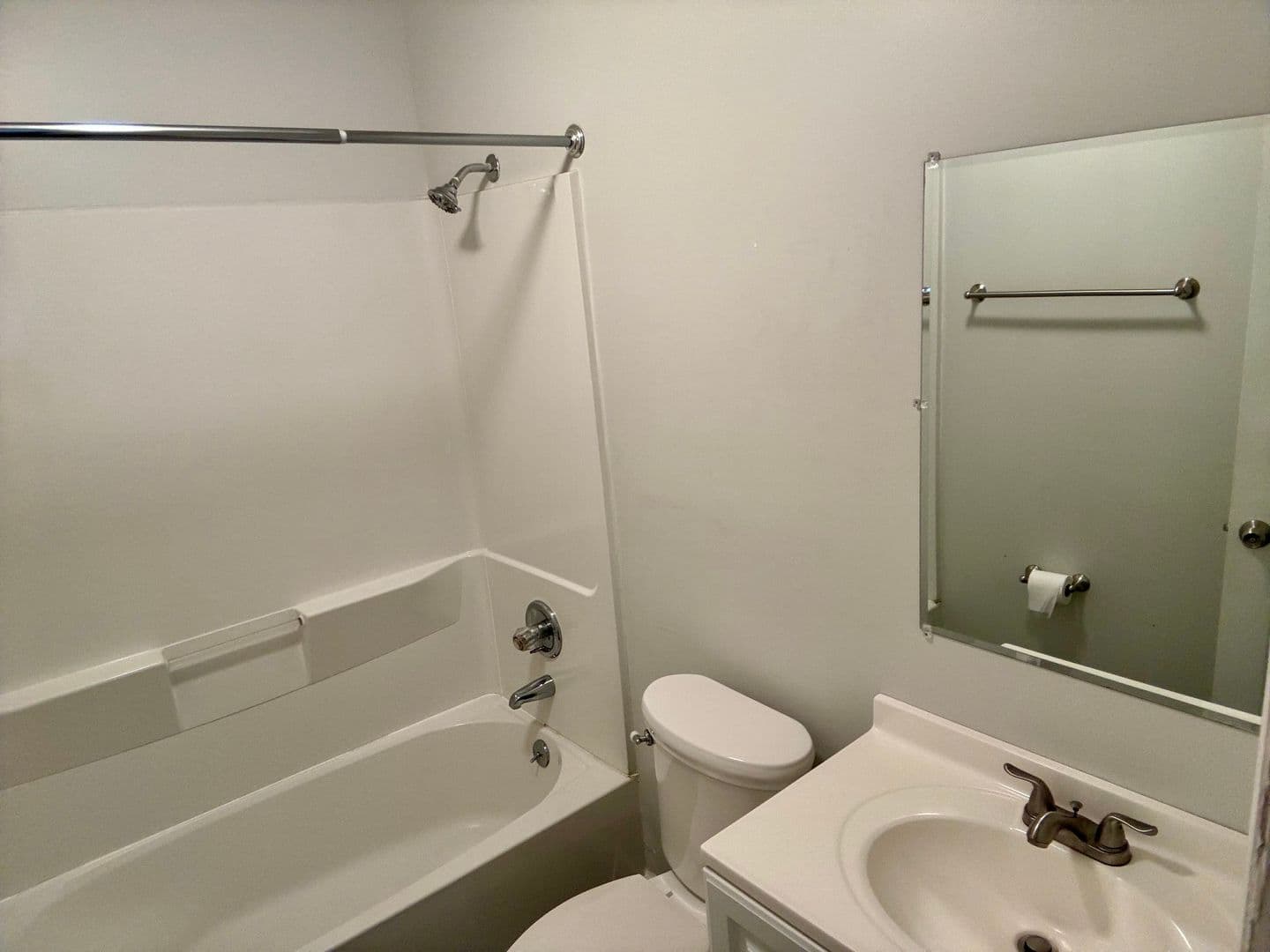 Fayetteville House: 6598 Honeysuckle Dr