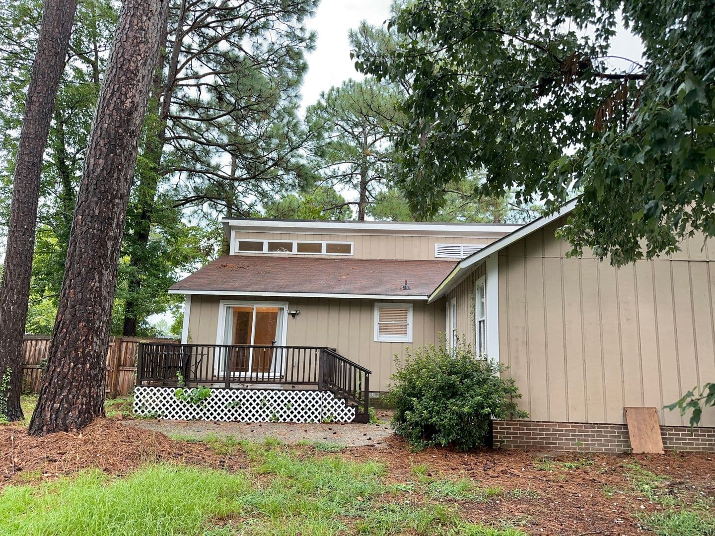 Fayetteville House: 6935 Brockwood St