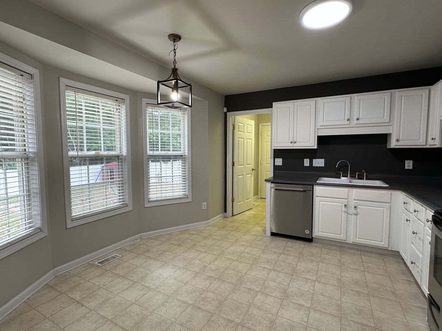 Hope Mills House: 3679 Pioneer Dr