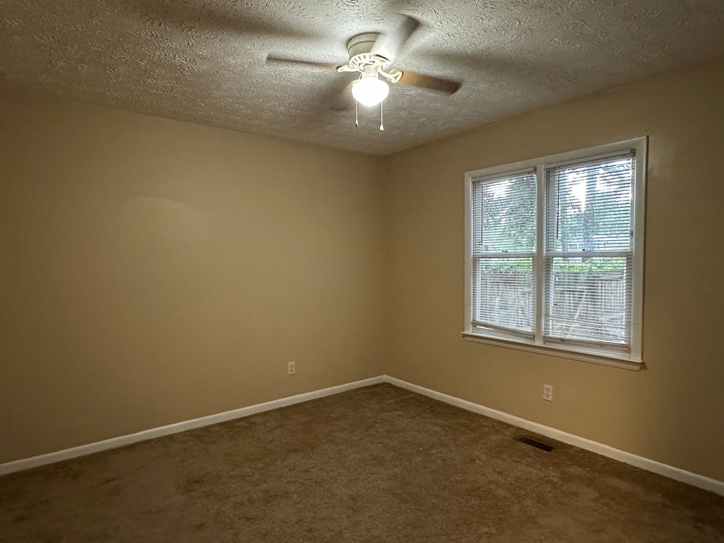 Fayetteville House: 6935 Brockwood St