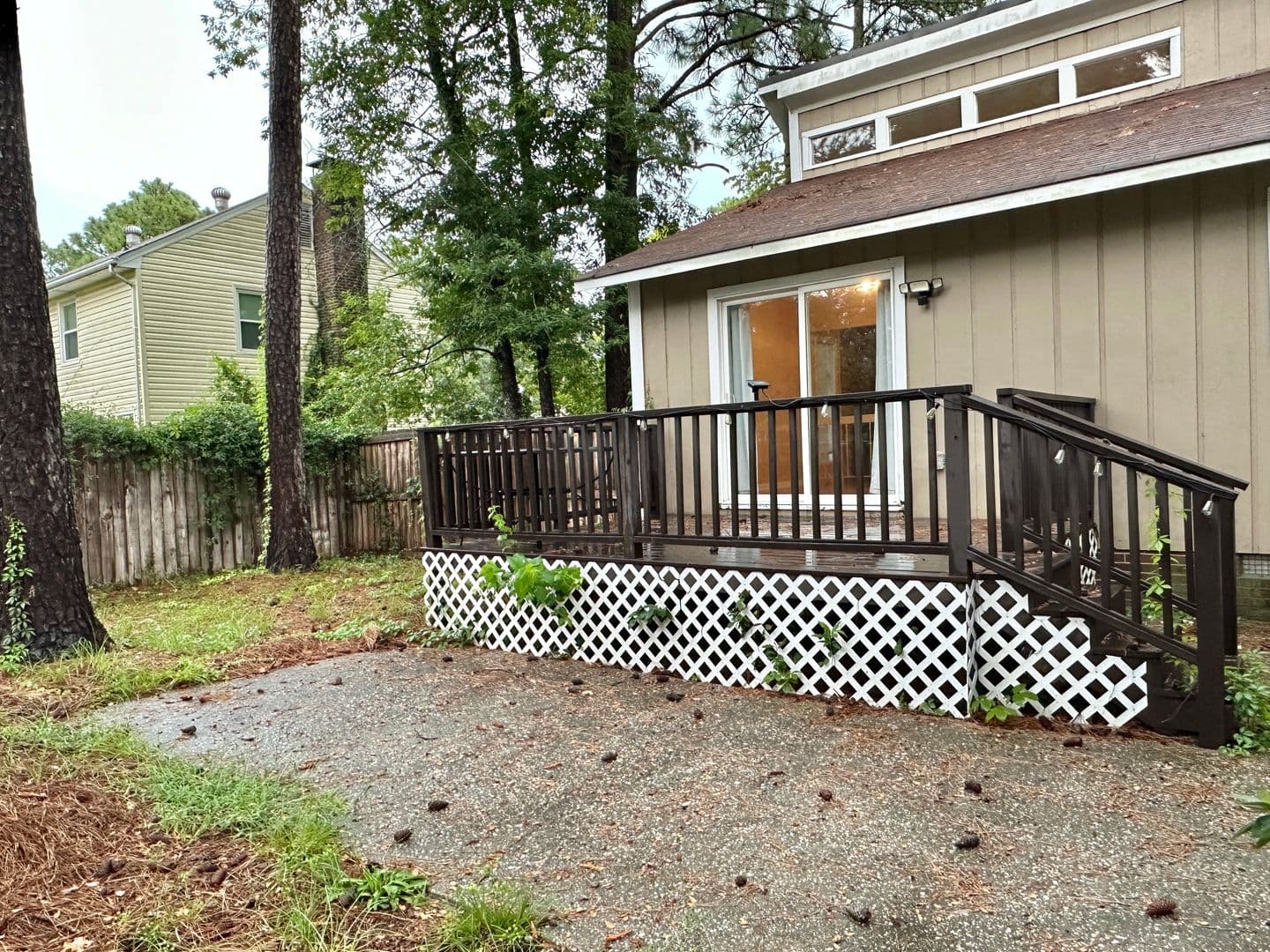 Fayetteville House: 6935 Brockwood St