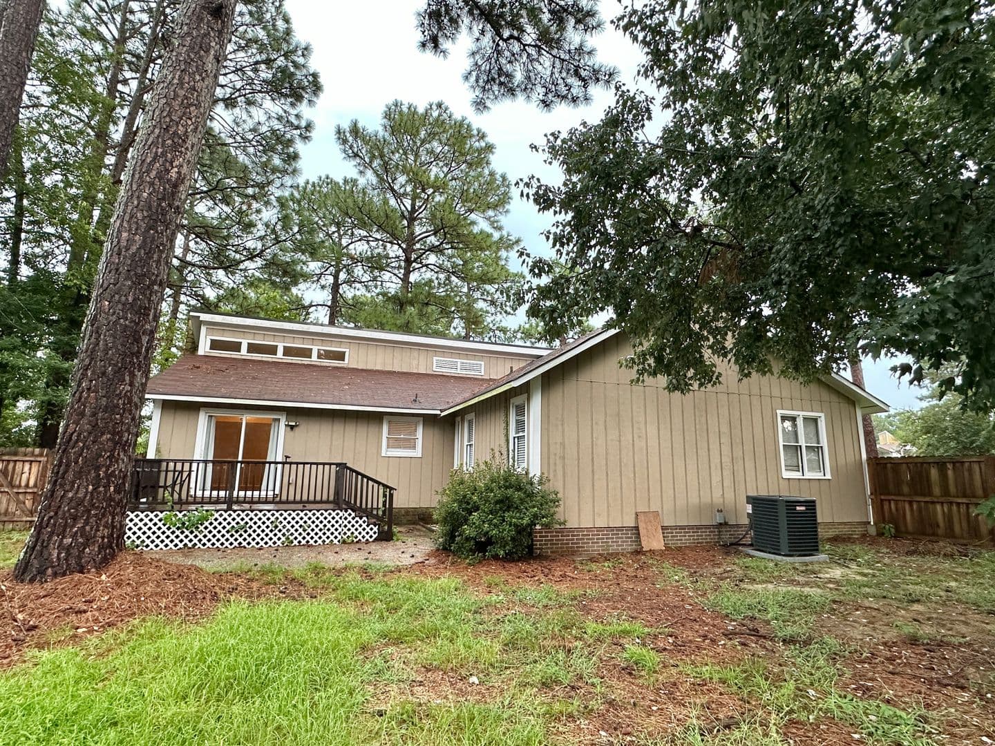 Fayetteville House: 6935 Brockwood St