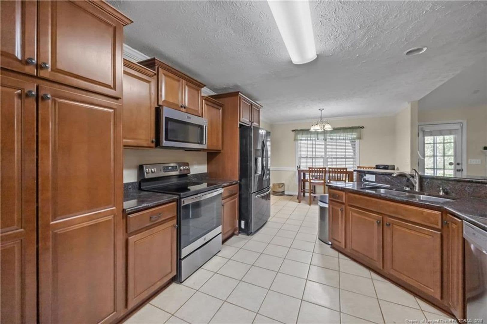 Fayetteville House: 3805 Sunchase Dr