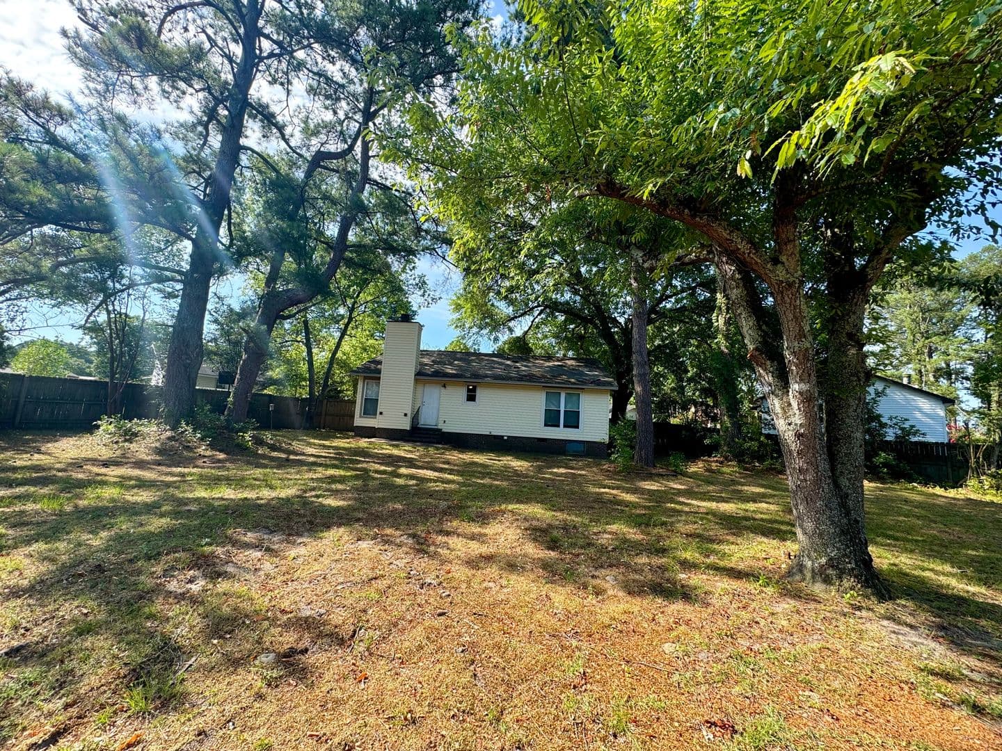 Fayetteville House: 6598 Honeysuckle Dr