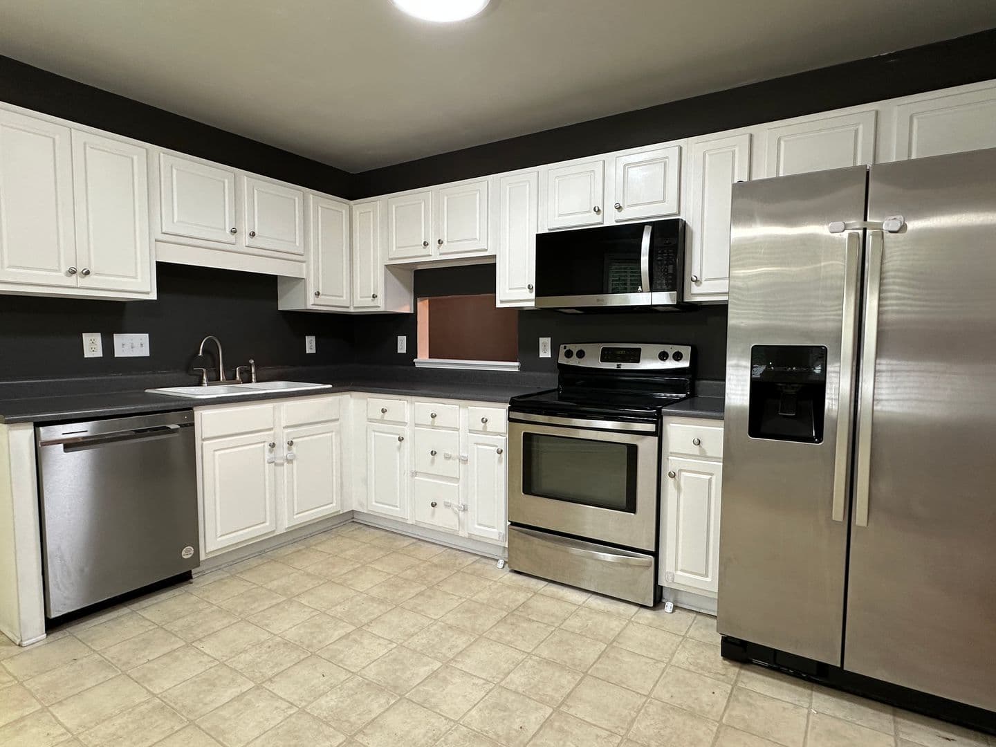 Hope Mills House: 3679 Pioneer Dr